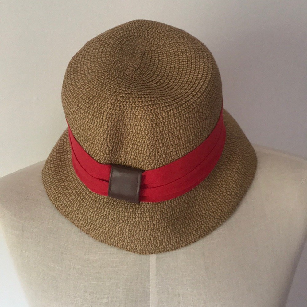 Bucket hat